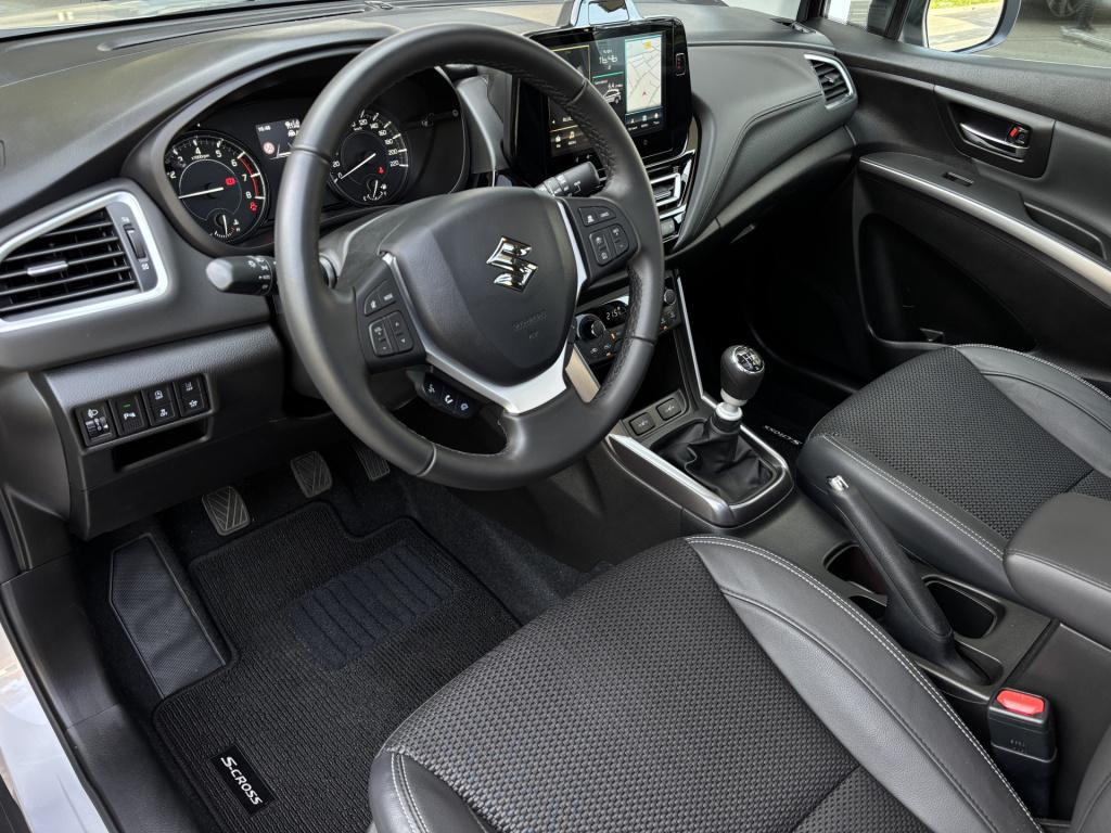 Suzuki Sx4 S-cross style 1.4 boosterjet smart hybrid / panoramadak
