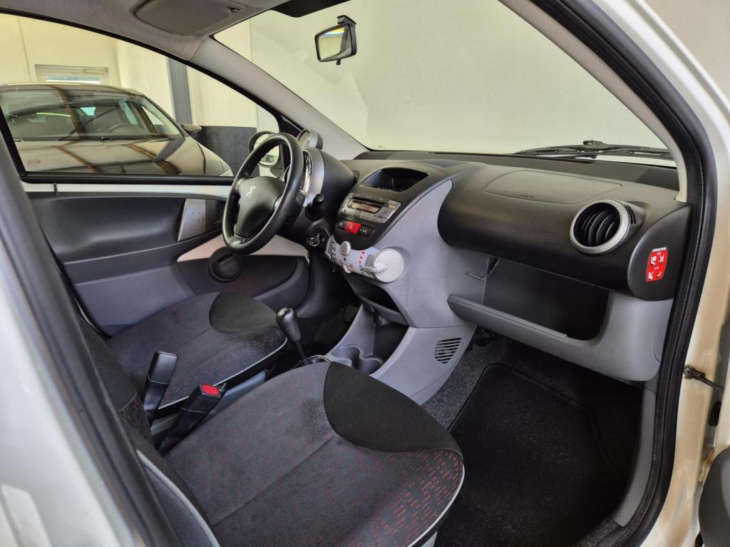 Peugeot 107 1.0-12v xr origineel nl / 5-deurs / airco