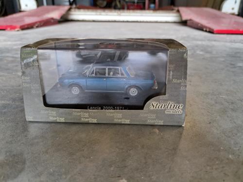 Modelauto Lancia 2000 1971 1:43