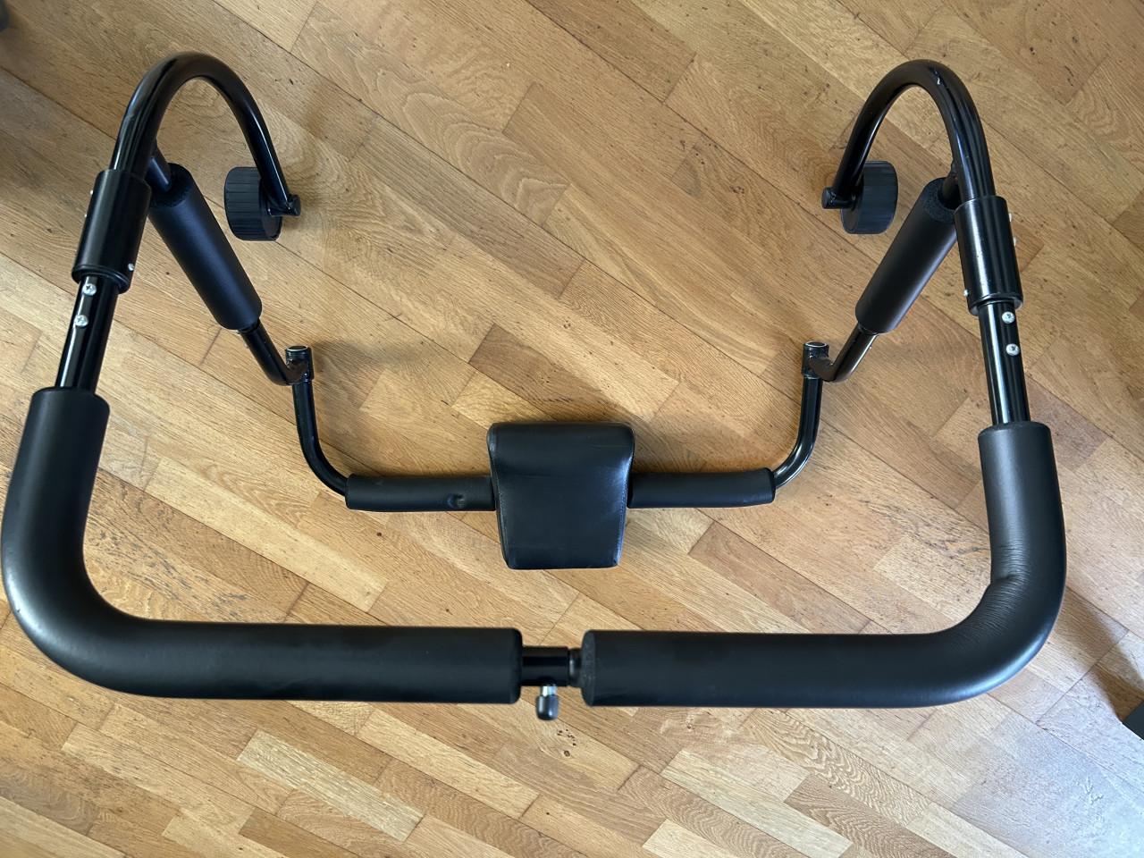 Toestel voor buikspieroefeningen