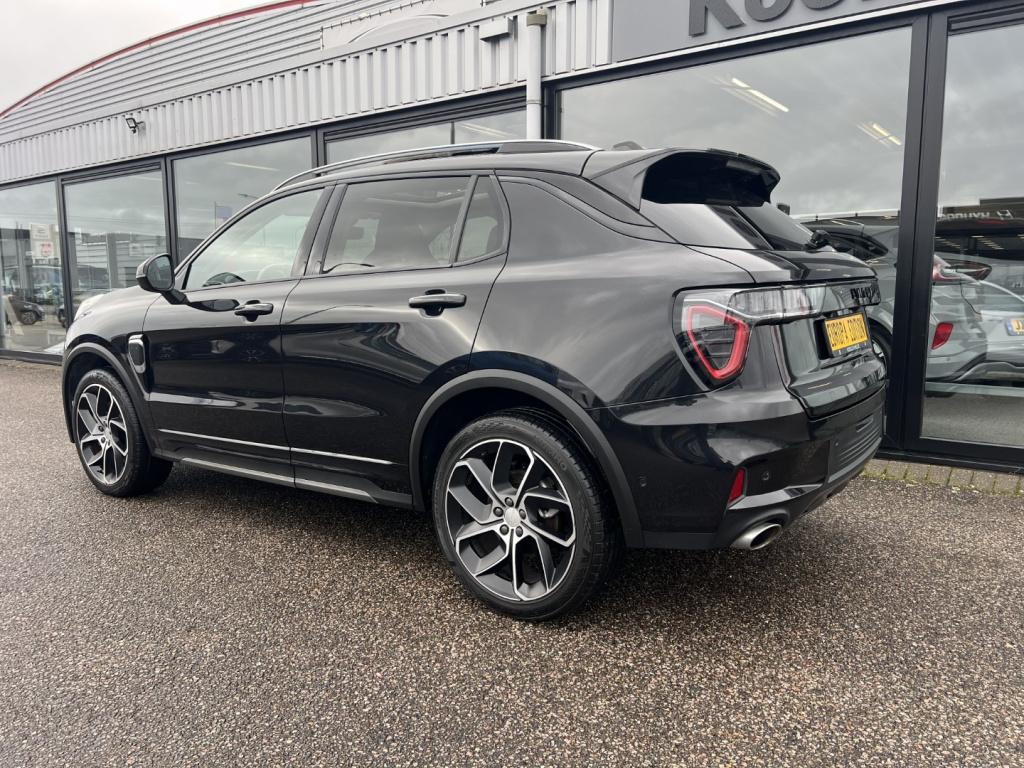 Lynk & Co 01 1.5 261pk phev plug inn hybrid ,black edition , pano dak,car p