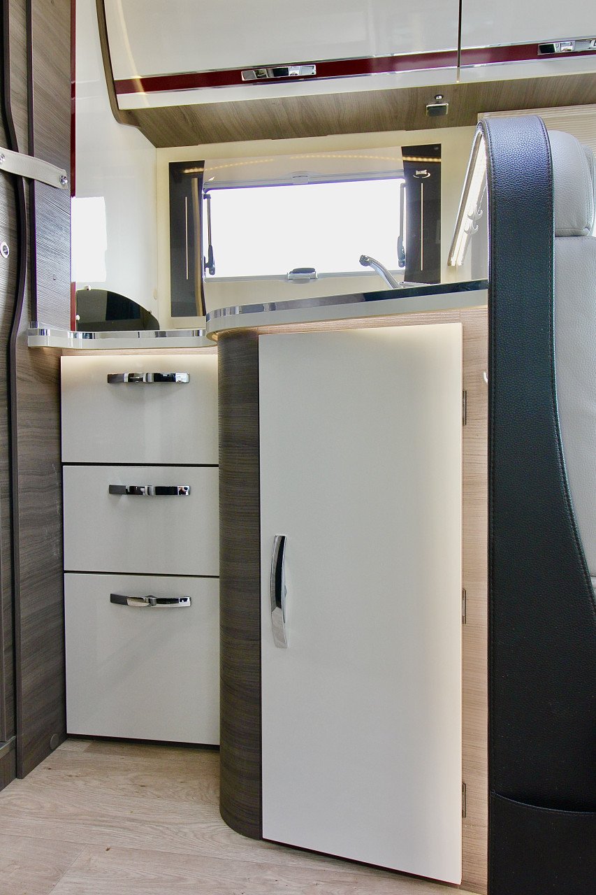 Mclouis Carat 879G (Queensbed+Hefbed, Nieuwstaat,Eerste eigenaar,21956KM!!)