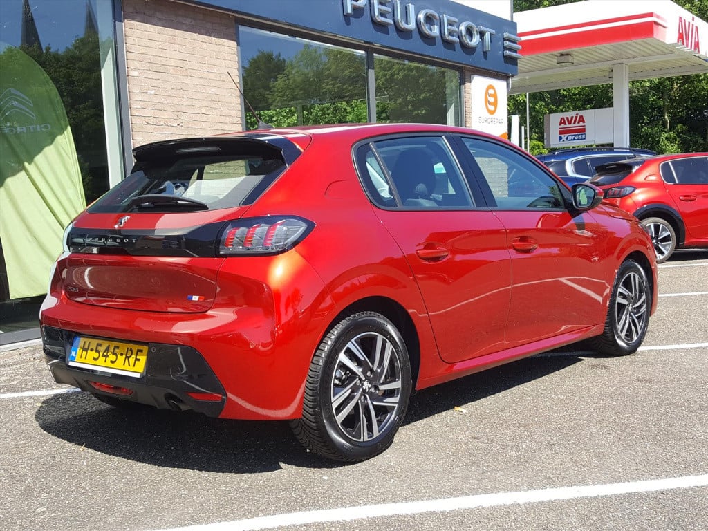 Peugeot 208 1.2 puretech 100pk allure navigatie | 3d-cockpit | afneembare t