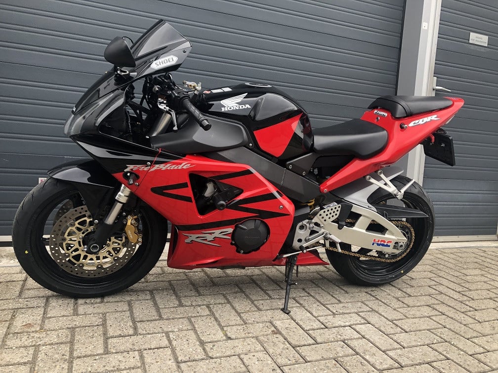 Honda CBR954RR Fireblade uit 2004 met 30km, diverse extra's, rijklaar €4000