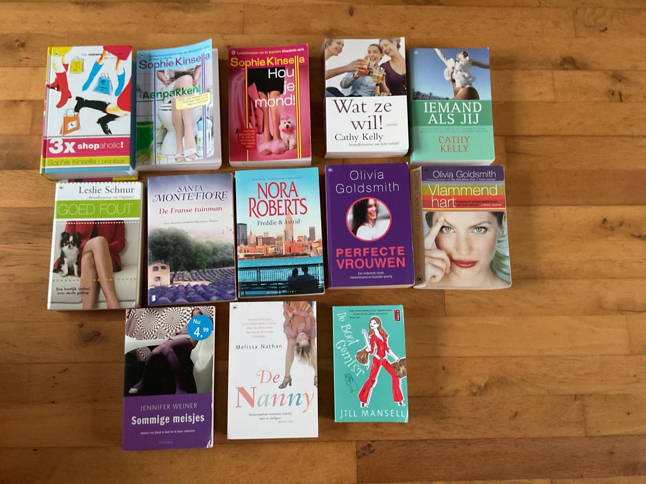 Diverse romans, Santa Montefiori, Nora Roberts enz. € 10