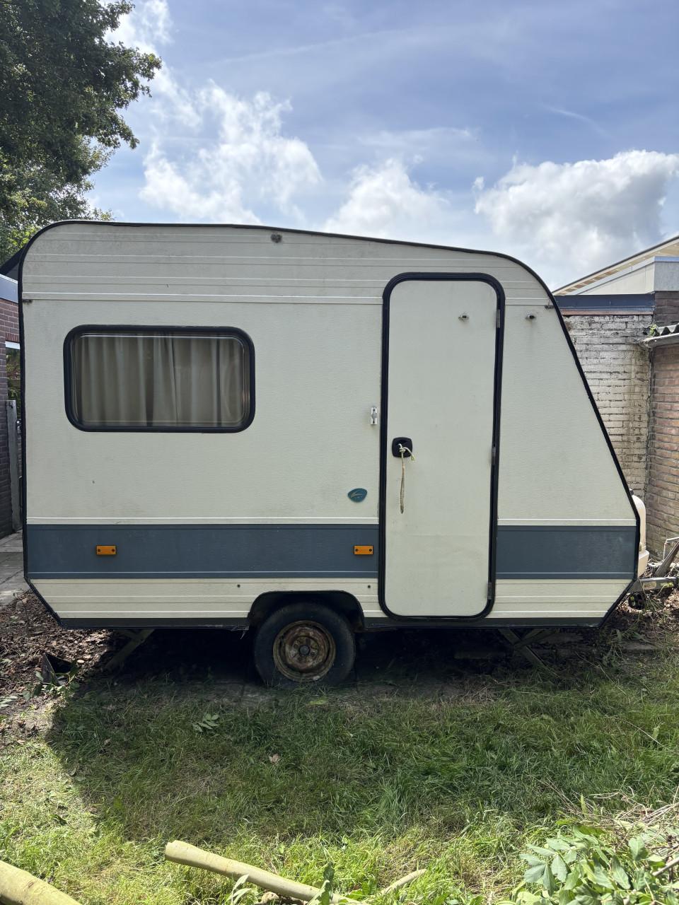 Retro caravan — opknapper met karakter | Kenteken 50-WZ-26
