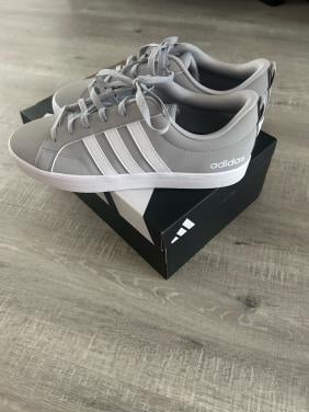 Adidas sneakers maat 43,5 nieuw