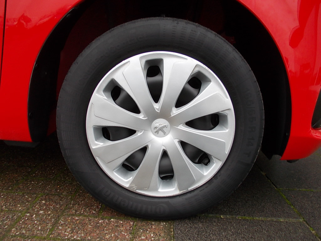 Peugeot 108 1.0 vti 5-deurs airco bleutooth (btw verr.b.)