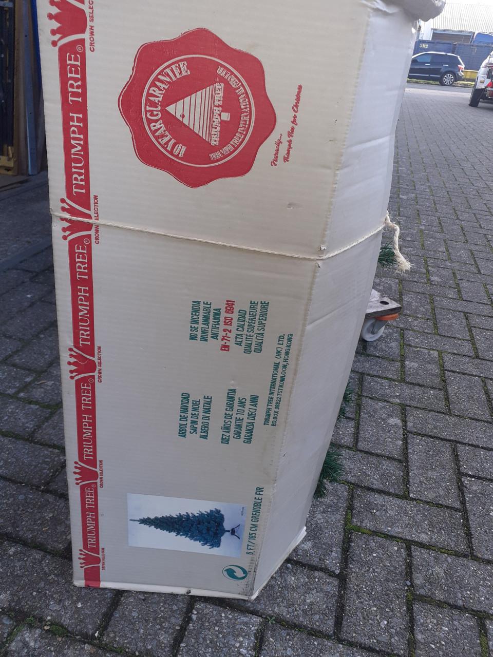 2 x Mooie *** Kerst - stal *** Antiek & Kerst-boom
