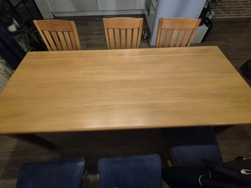 Licht eiken eettafel