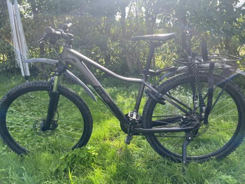 Dames Cube mountainbike access Eaz