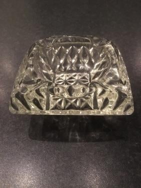 Glazen asbak, vierkant 11,5 cm en 5 cm hoog Geen beschadigingen!