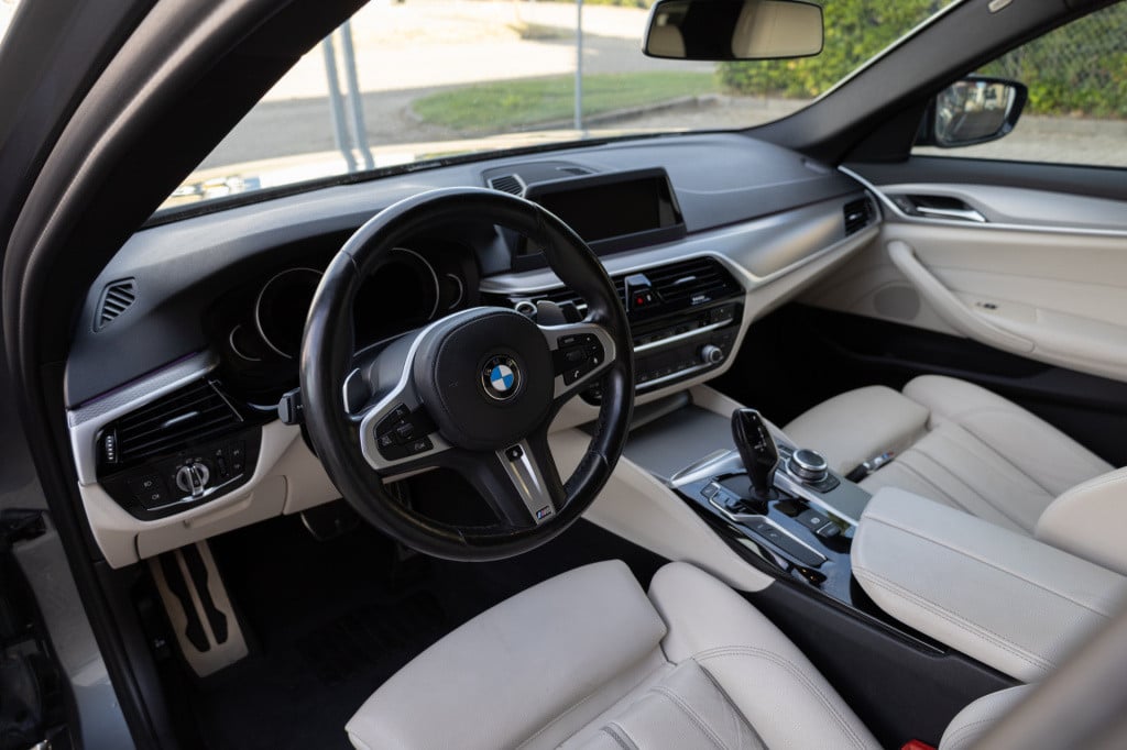 BMW 5 Serie 530e m sport ✅19inch✅cam✅leder✅i.z.g.st.