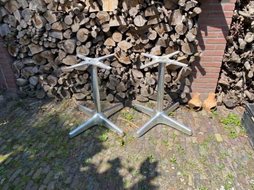 Onderstel tuintafel (2 stuks)