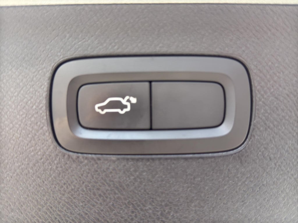 Volvo XC90 2.0 t8 twin engine awd r-design b&w massage pano luchtvering