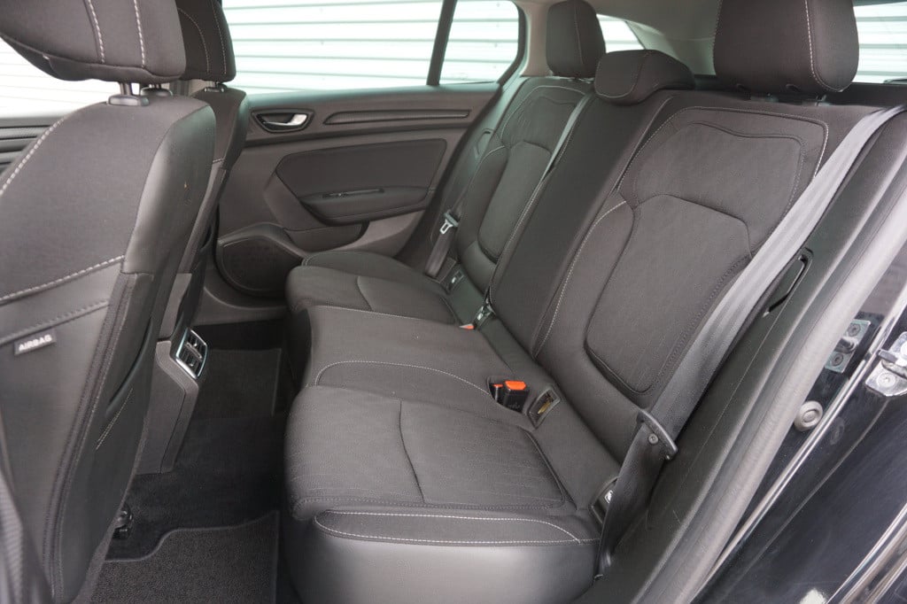 Renault Megane 1.3 tce limited 1e eigenaar - airco / navi / cruise / parkee