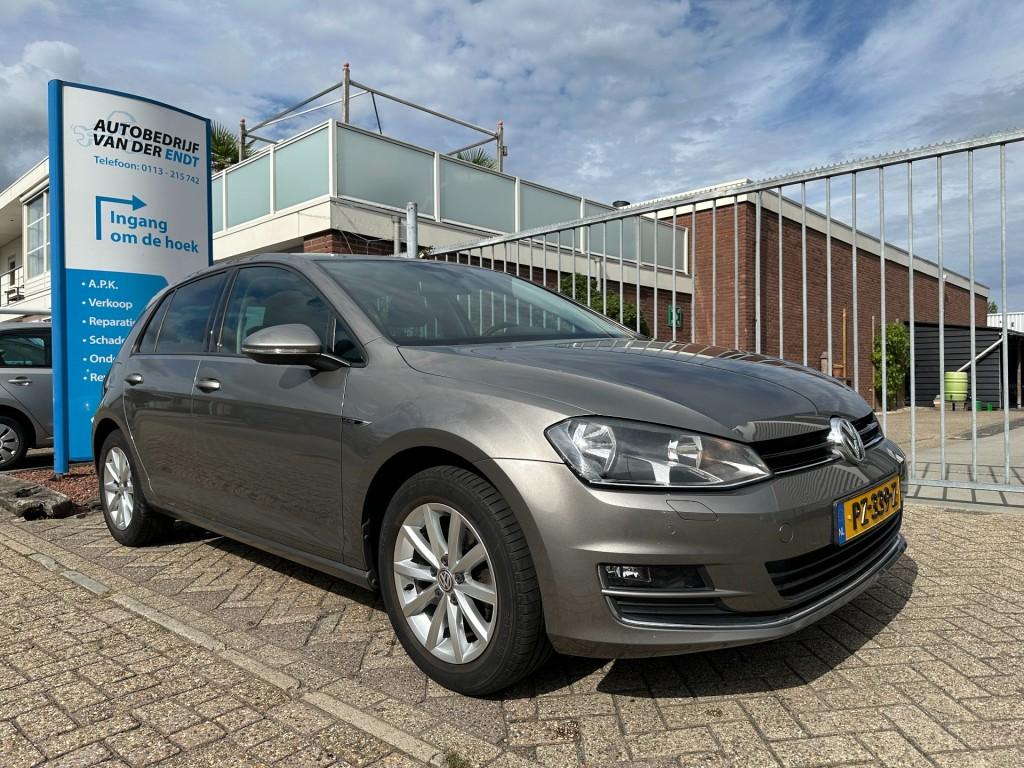 Volkswagen Golf 1.2 tsi lounge trekhaak parkeersensoren elect. inklapbare s