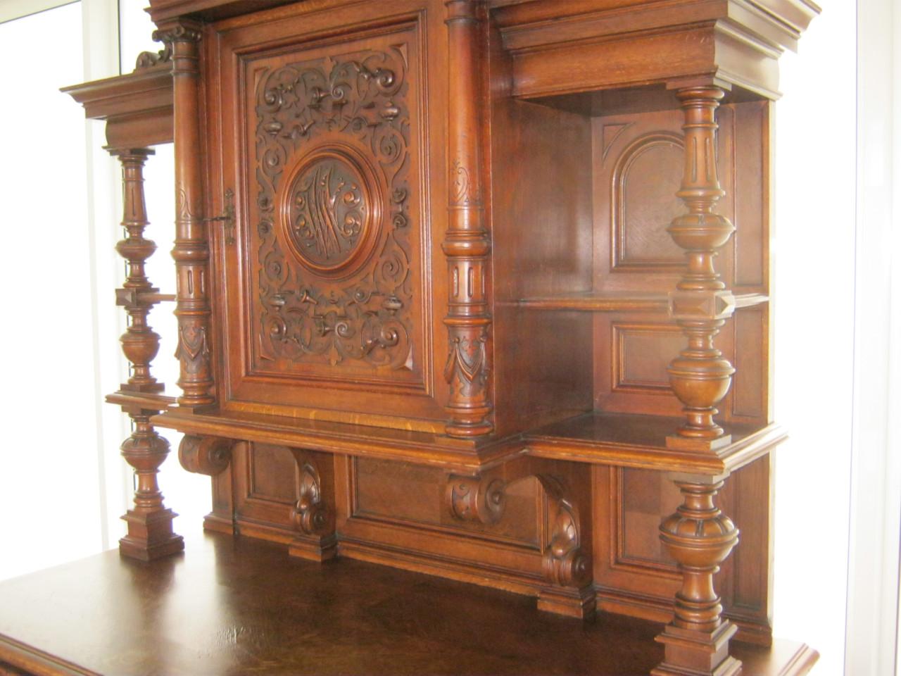 Neo-renaissance buffetkast.  1880-1910.