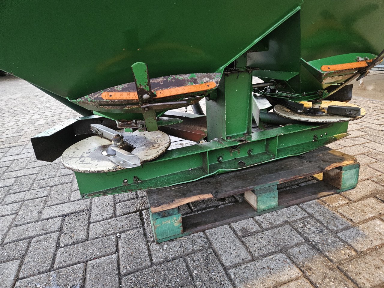 Amazone kunstmeststrooier
