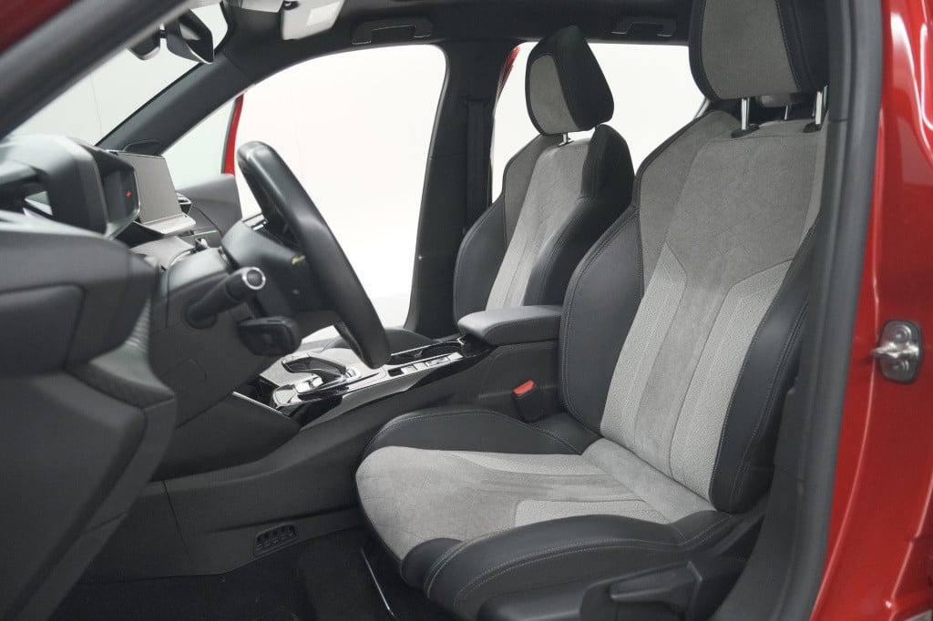 Peugeot E-2008 ev gt pack 50 kwh | panoramadak | camera | adaptieve cruise 
