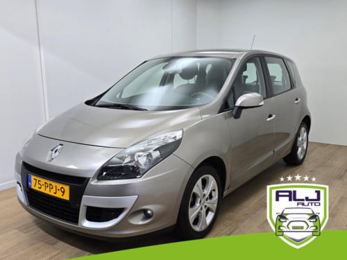 Renault Scenic occasion 2.0 dynamique 5 persoons met grote kofferbak | clim