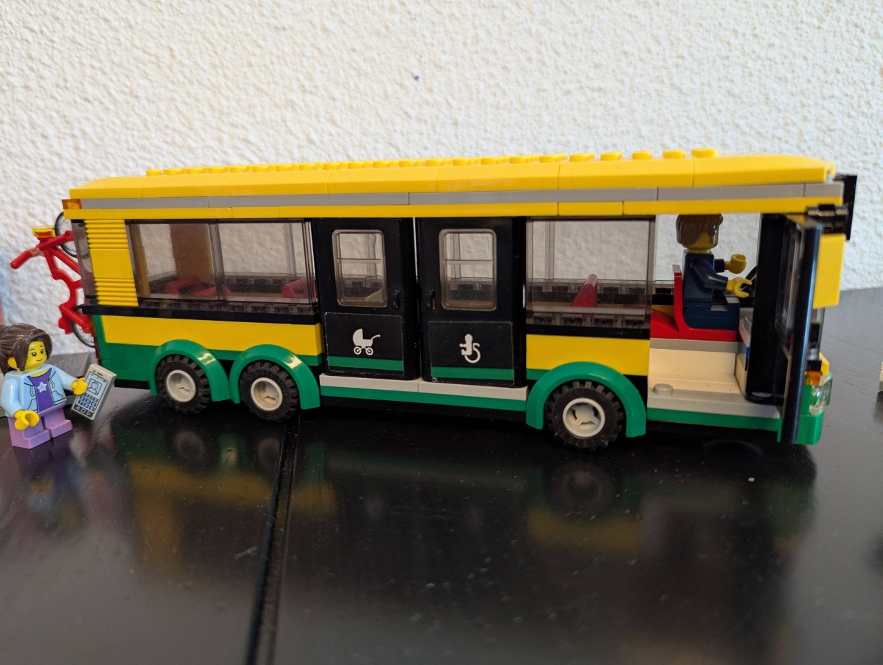 LEGO City Busstation 60154