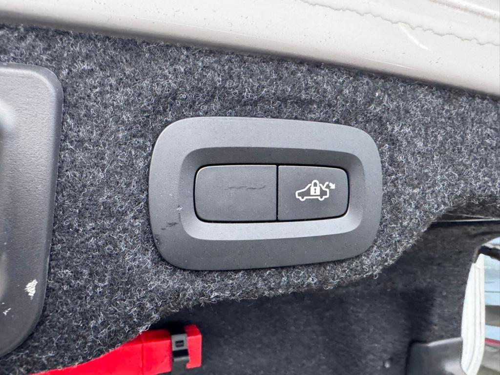 Volvo S60 2.0 t8 awd twin engine r-design