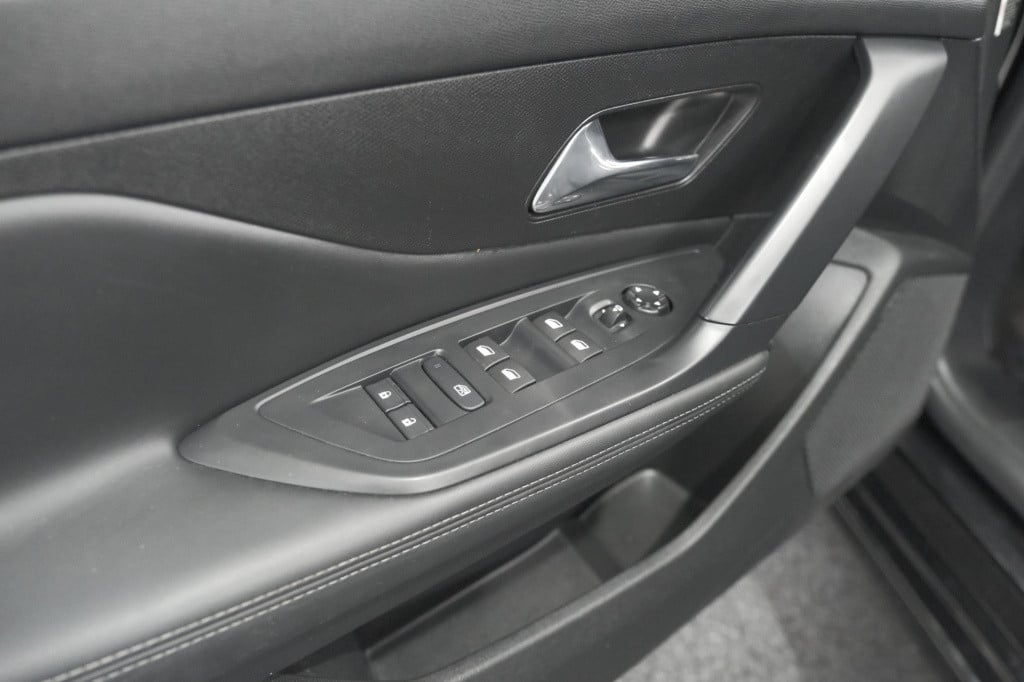 Peugeot 308 puretech 130 allure | camera | navigatie | parkeersensoren | ap