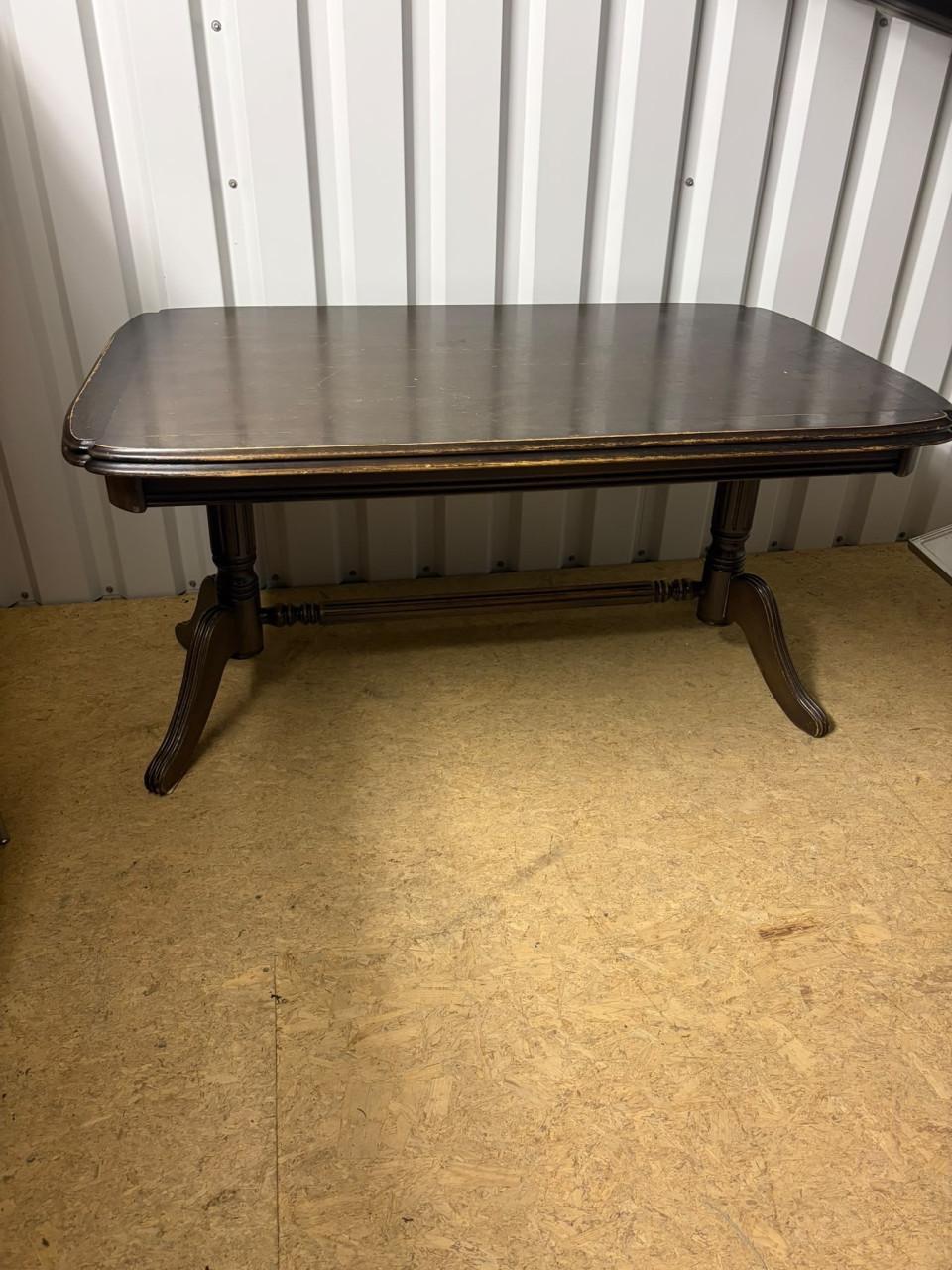 Houten eettafel