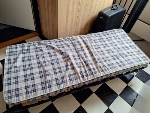 Logeerbed