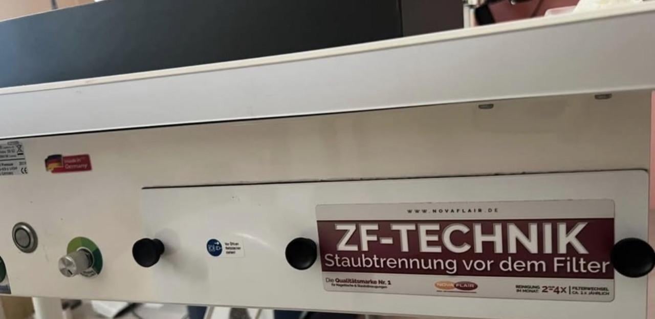Professionele nageltafel met ingebowde Taifun I Premium afzuigsystem