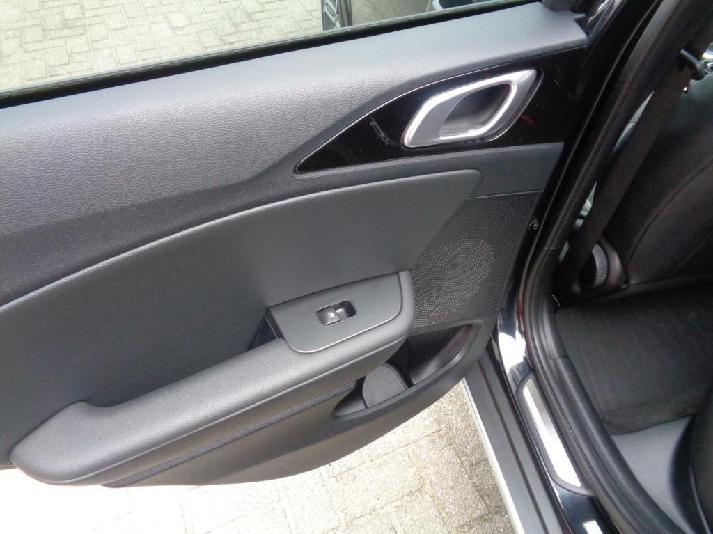 Kia Xceed 1.4 t-gdi executive/automaat/navi/panoramadak/half leer/18''lm/tr