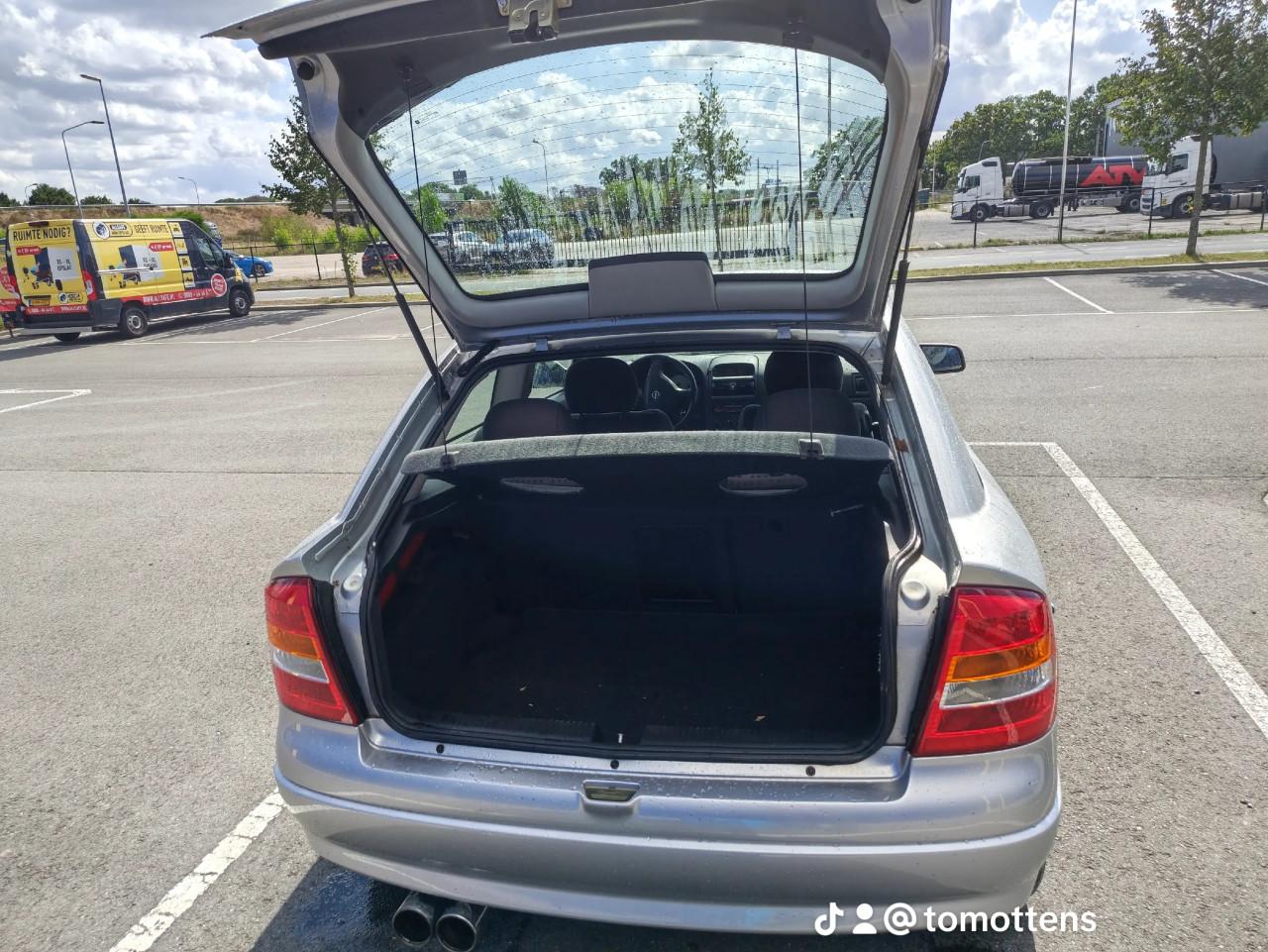 Opel astra g 1.8 sport