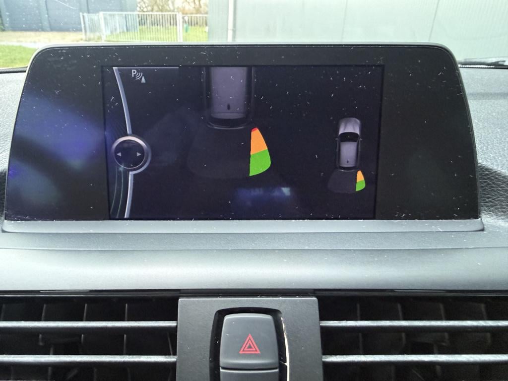 BMW 1 Serie 114i executive business+ 3-drs