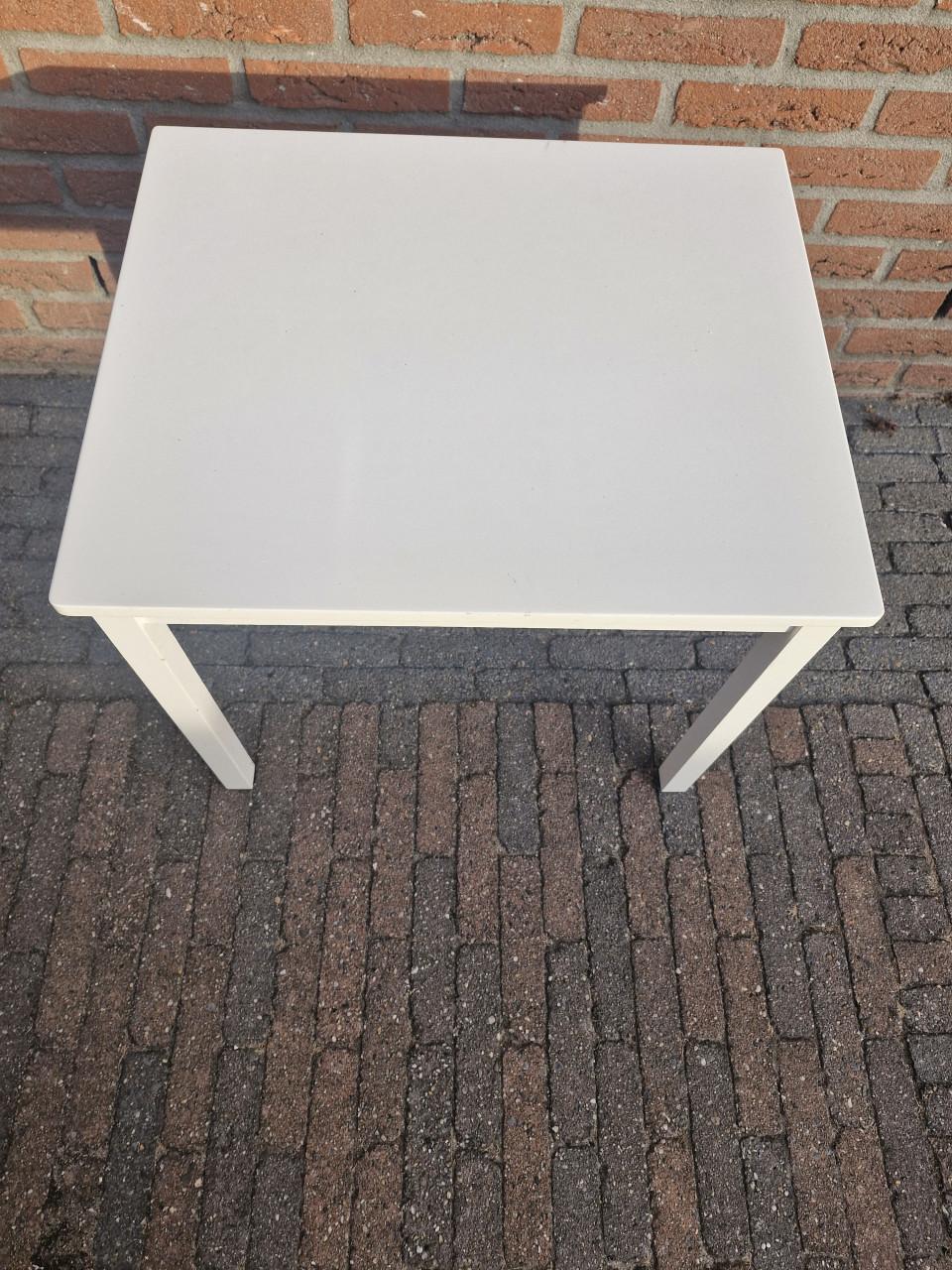 IKEA tafeltje