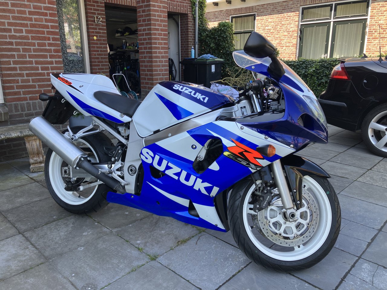 Suzuki GSX-R600 2001 in absoluut unieke staat schadevrij nieuwe banden etc.