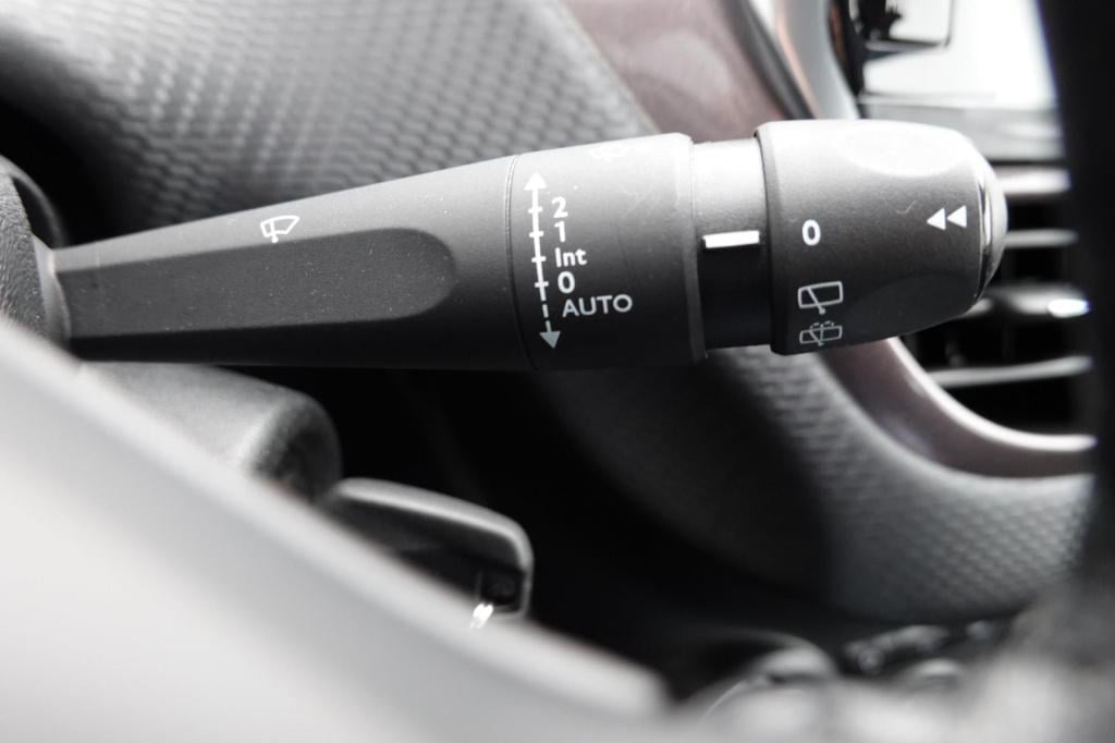 Peugeot 2008 1.6 vti active