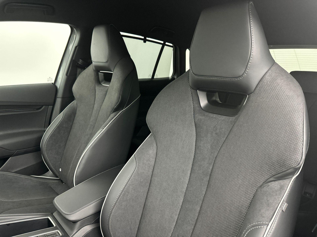 Skoda Elroq sportline elektromotor 210 kw / 286 pk suv elektri