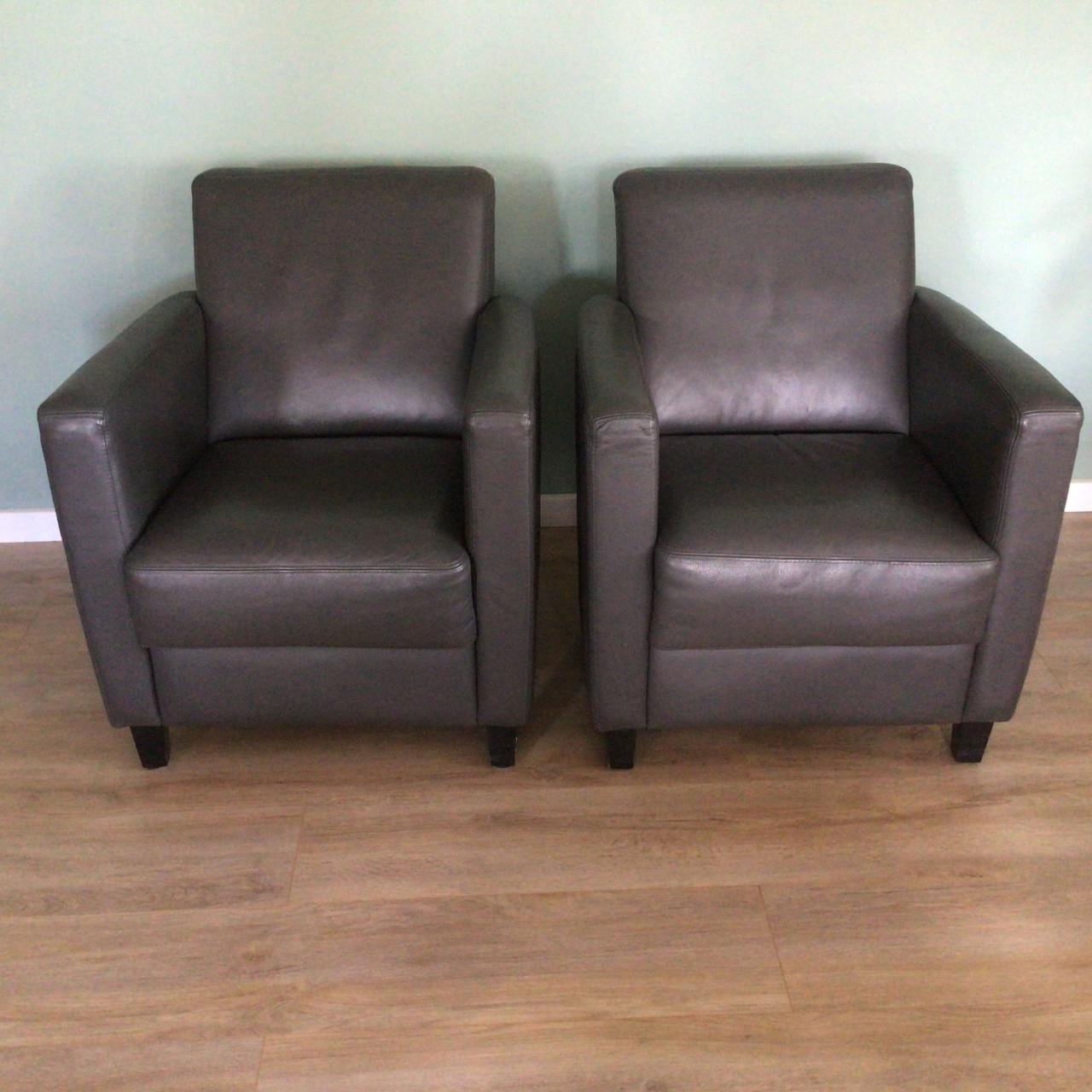 2 Zitsbank  kleur grijs  , en 2 Zetels