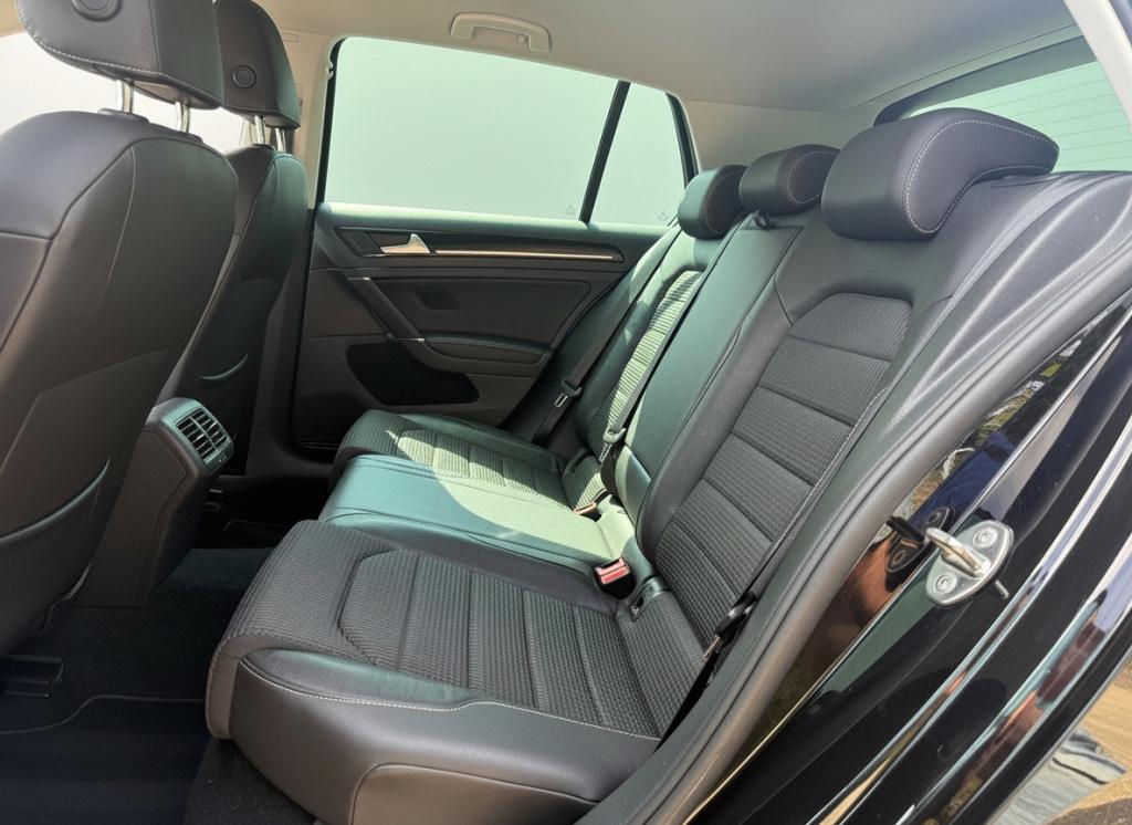 Volkswagen Golf 1.4 tsi connected series automaat