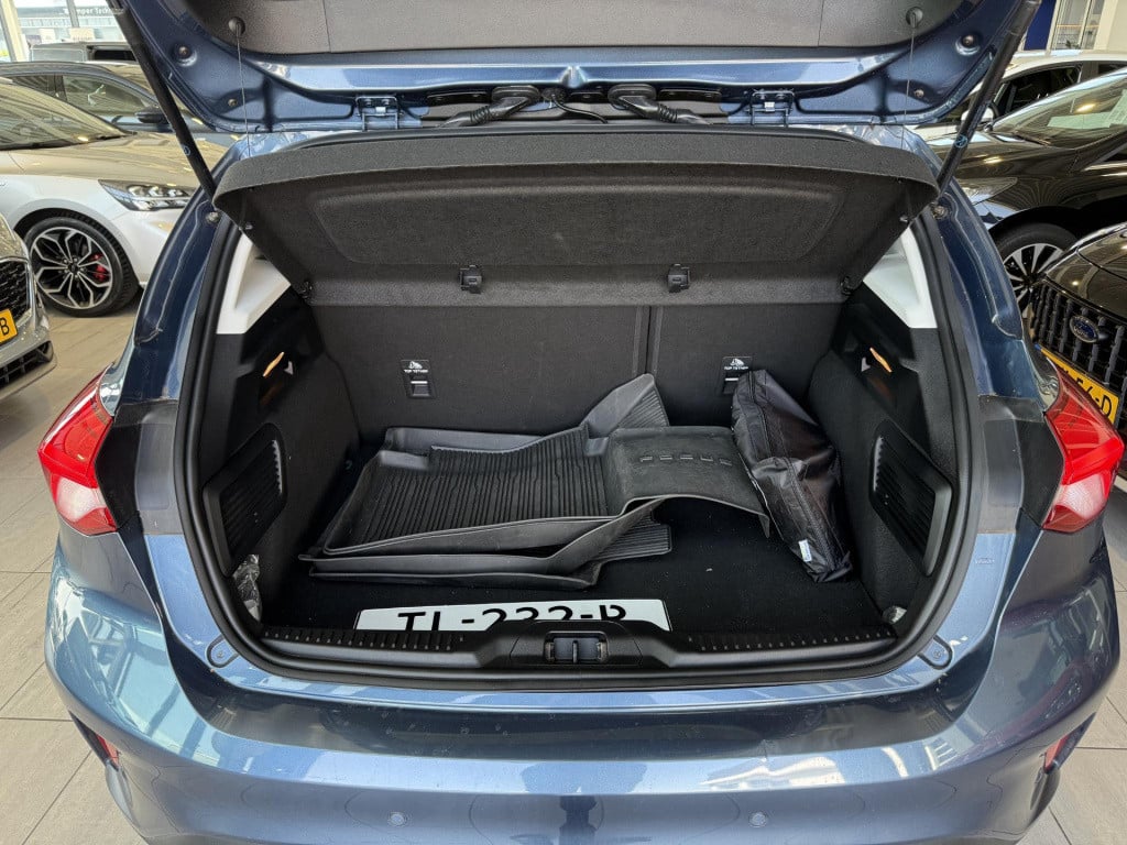 Ford Focus 1.0 ecoboost titanium business 17'' | trekhaak | acc | keyless e