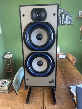 B&W dm220