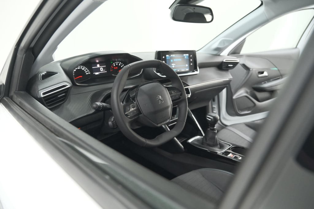 Peugeot 208 puretech 100 allure pack | camera | apple carplay | stoelverwar