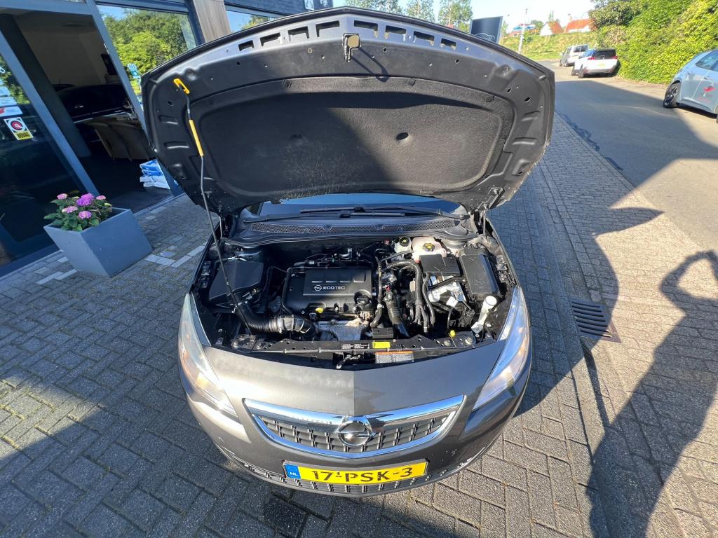Opel Astra 1.4 turbo edition