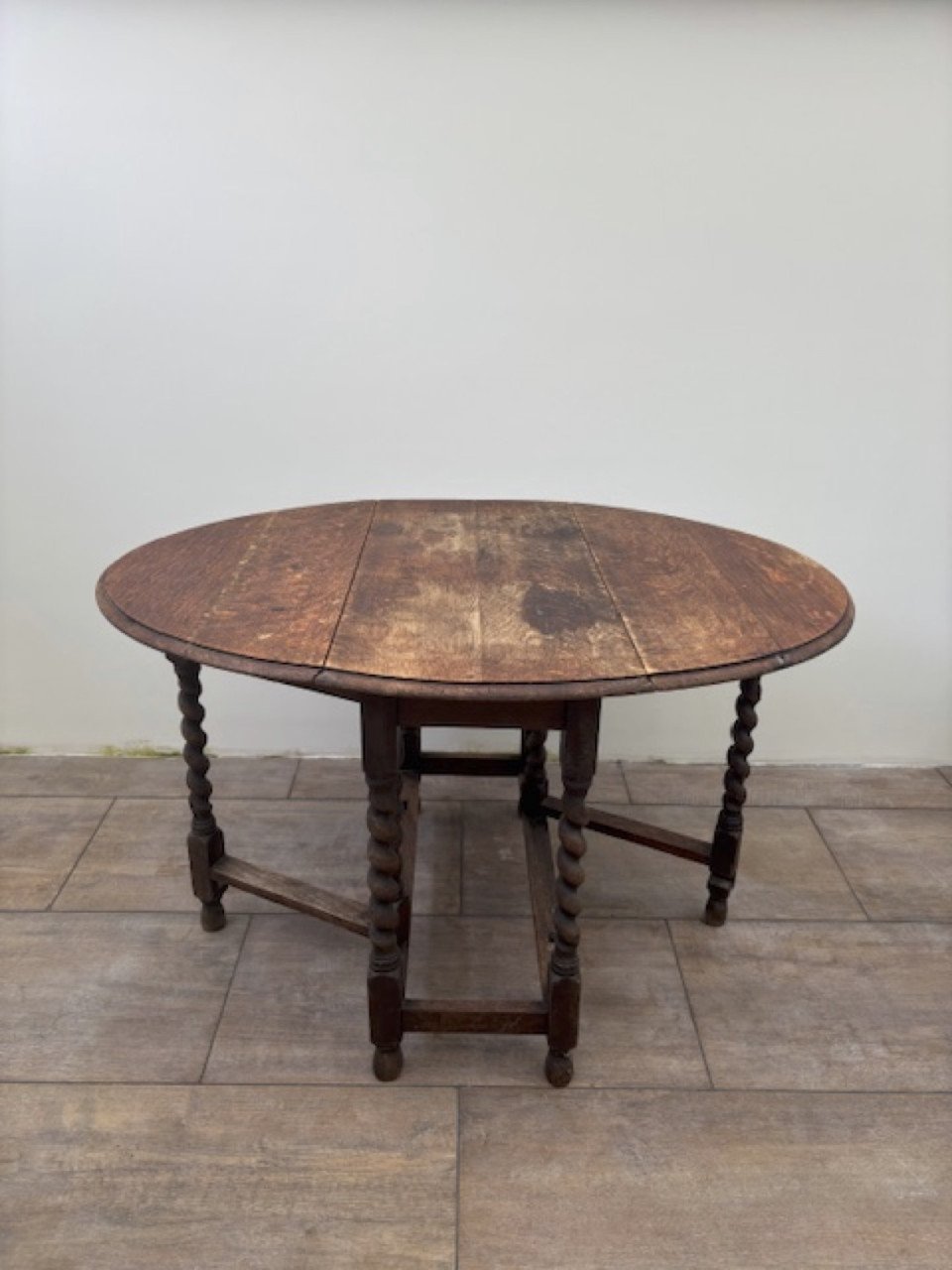 Antieke hangoor tafel