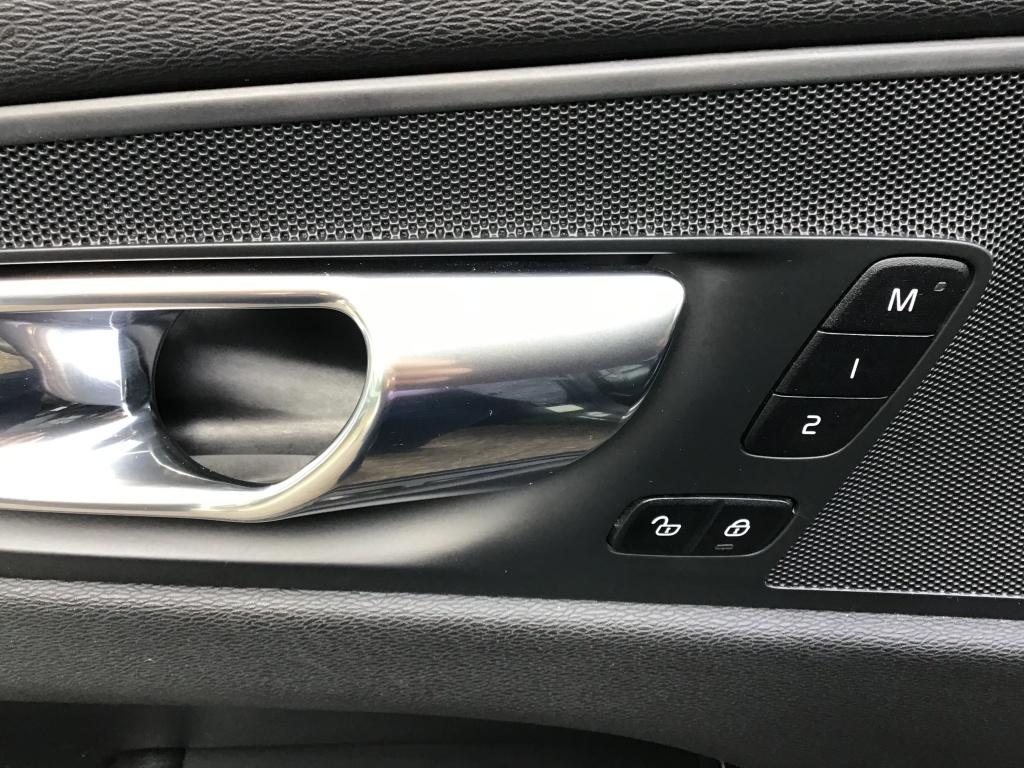 Volvo XC60 t5 254pk awd inscription| panodak| adap.criose| luchtvering| tre