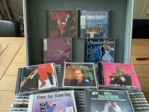 Koffer met 75 stijldans cd’s