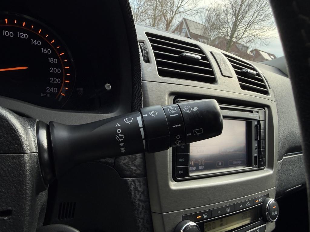 Toyota Avensis wagon 1.8 vvti business