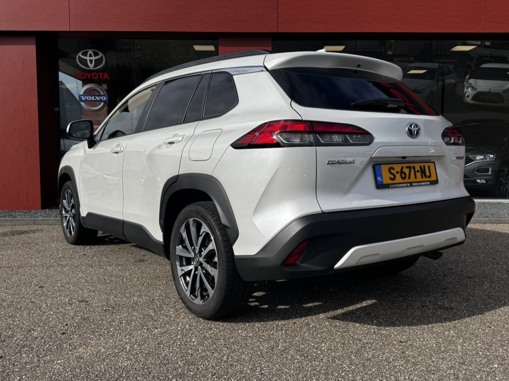 Toyota Corolla Cross 2.0 high power hybrid first edition | apple carplay |