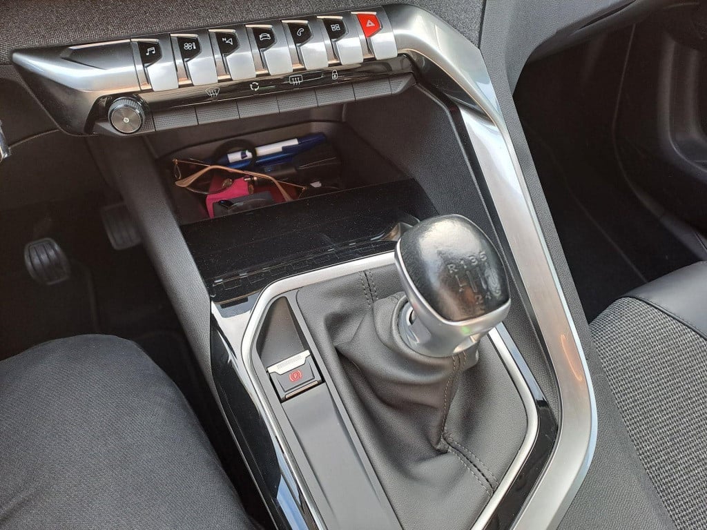 Peugeot 3008 1.2 puretech allure